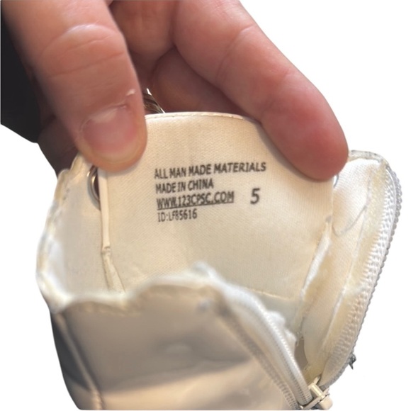 Cynthia Rowley Toddler White and Black Lace-Up Boots Size 5 - Picture 6 of 10